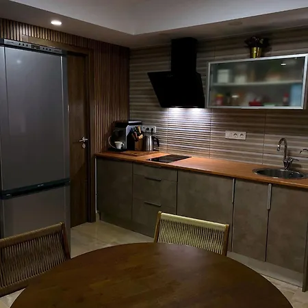 Antonio 4 Bedrooms And Terrace Centr דירה *